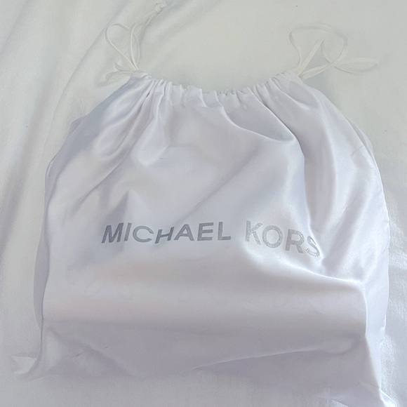 VERY RARE Michael Kors Rose gold and Blush Pink Purse - Picture 6 of 6